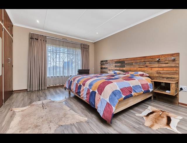 4 BEDROOM HOUSE FOR SALE IN WILRO PARK